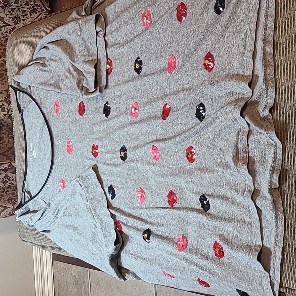 Lane Bryant Sequined Lips Tee Shirt - Picture 12 of 12